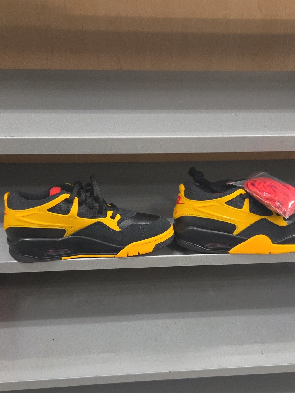 Nike Kids Black and Yellow Low-Top Sneakers